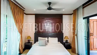 NAI22660: Elegant Pool Villa with Bar Lounge & Tropical Ambience in Nai Harn. Fotoğraf #12