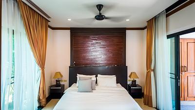 NAI22660: Elegant Pool Villa with Bar Lounge & Tropical Ambience in Nai Harn. Photo #12