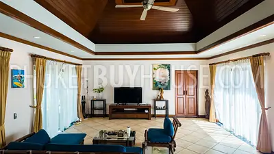 NAI22660: Elegant Pool Villa with Bar Lounge & Tropical Ambience in Nai Harn. Fotoğraf #32