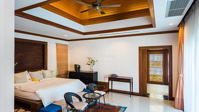 NAI22660: Elegant Pool Villa with Bar Lounge & Tropical Ambience in Nai Harn. Photo #17