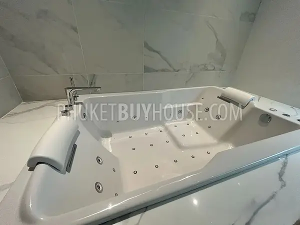 BAN22666: Freshly built Elegant Tropical Villa with Private Pool in Bang Tao Beach. Photo #17