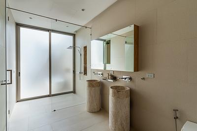 BAN22667: Smart Tropical Villa with Jacuzzi Pool and Rooftop in Prime Bang Tao Area. Photo #5