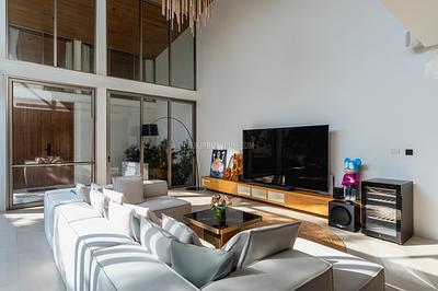 BAN22667: Smart Tropical Villa with Jacuzzi Pool and Rooftop in Prime Bang Tao Area. Photo #6