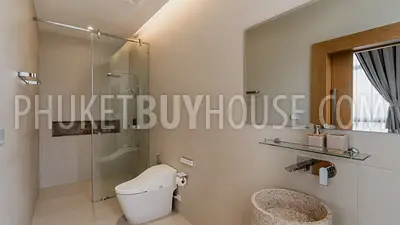 BAN22667: Smart Tropical Villa with Jacuzzi Pool and Rooftop in Prime Bang Tao Area. Fotoğraf #36