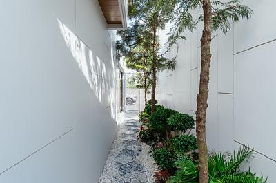 BAN22667: Smart Tropical Villa with Jacuzzi Pool and Rooftop in Prime Bang Tao Area. Photo #43