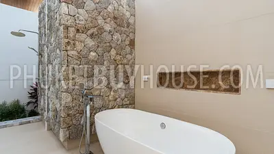 BAN22667: Smart Tropical Villa with Jacuzzi Pool and Rooftop in Prime Bang Tao Area. Fotoğraf #50