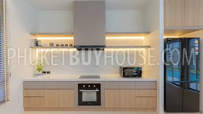 BAN22161: Phuket's Premier 3 Bedroom Pool Villa For Sale In Bangtao. Fotoğraf #5