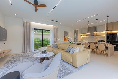 BAN22161: Phuket's Premier 3 Bedroom Pool Villa For Sale In Bangtao. Photo #16