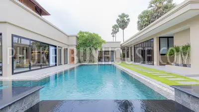 BAN22161: Phuket's Premier 3 Bedroom Pool Villa For Sale In Bangtao. Fotoğraf #8