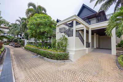 BAN22322: Exclusive Four-Bedroom Pool Villa with Stunning Views within 300m from Bang Tao Beach, Phuket. Photo #9