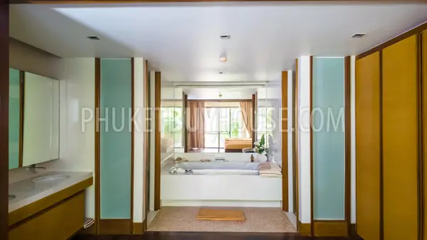 NAT22676: Grand 3-Bedroom Coastal Haven with Private Garden Steps from Nai Thon Beach. 照片 #23