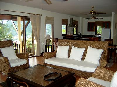 PAT7547: Fantastic Villa with Seaview and Infinity Edge Pool in Patong. Photo #4