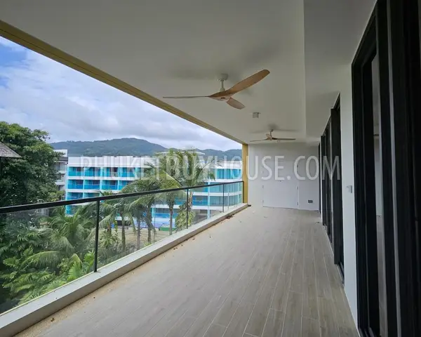 BAN22680: Modern 2-Bedroom Apartment Near Bang Tao Beach with Rooftop Facilities. Photo #3