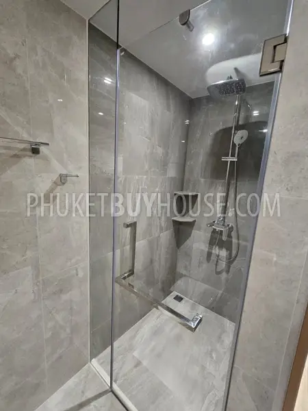 BAN22680: Modern 2-Bedroom Apartment Near Bang Tao Beach with Rooftop Facilities. Photo #6