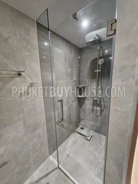 BAN22680: Modern 2-Bedroom Apartment Near Bang Tao Beach with Rooftop Facilities. Photo #24