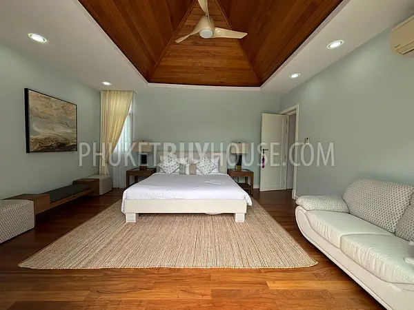 RAW22682: 3-Bedroom Villa with Private Pool and Sauna in Rawai for Sale. Photo #28