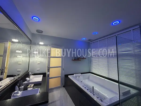 RAW22682: 3-Bedroom Villa with Private Pool and Sauna in Rawai for Sale. Photo #24