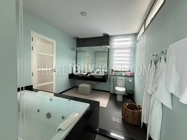 RAW22682: 3-Bedroom Villa with Private Pool and Sauna in Rawai for Sale. Photo #16