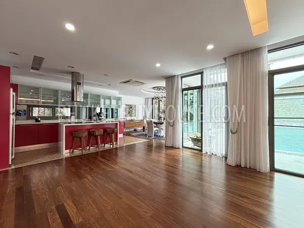 RAW22682: 3-Bedroom Villa with Private Pool and Sauna in Rawai for Sale. Photo #8