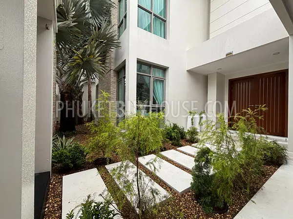 RAW22682: 3-Bedroom Villa with Private Pool and Sauna in Rawai for Sale. Photo #4