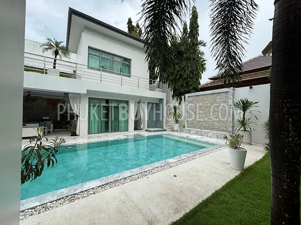 RAW22682: 3-Bedroom Villa with Private Pool and Sauna in Rawai for Sale. Photo #2