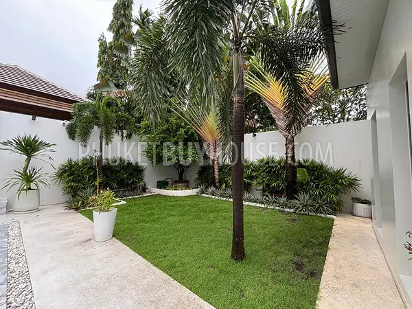 RAW22682: 3-Bedroom Villa with Private Pool and Sauna in Rawai for Sale. Photo #5