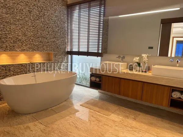 BAN22152: Contemporary Retreat with 3 Bedroom Villa Located in Bangtao Area. Photo #10