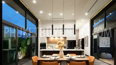 RAW7198: Tropical Four Bedroom Villa in Rawai. Photo #9