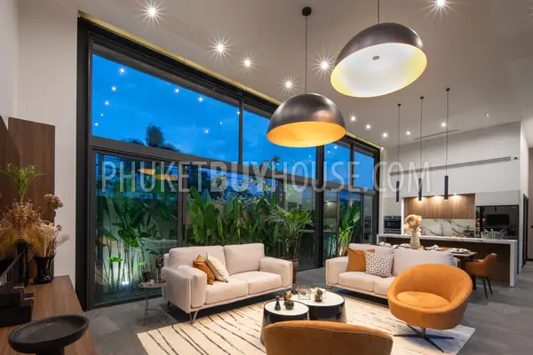 RAW7198: Tropical Four Bedroom Villa in Rawai. Photo #10