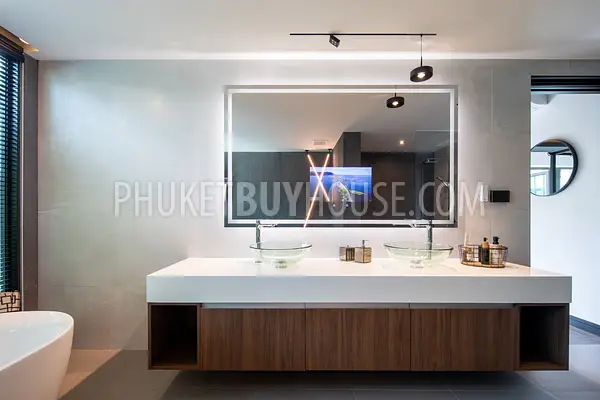 RAW7198: Tropical Four Bedroom Villa in Rawai. Photo #5