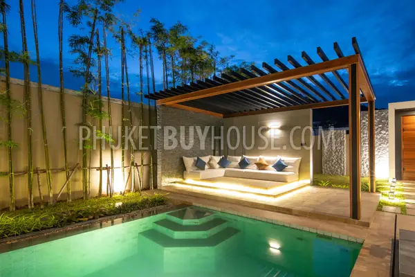 RAW7198: Tropical Four Bedroom Villa in Rawai. Photo #6