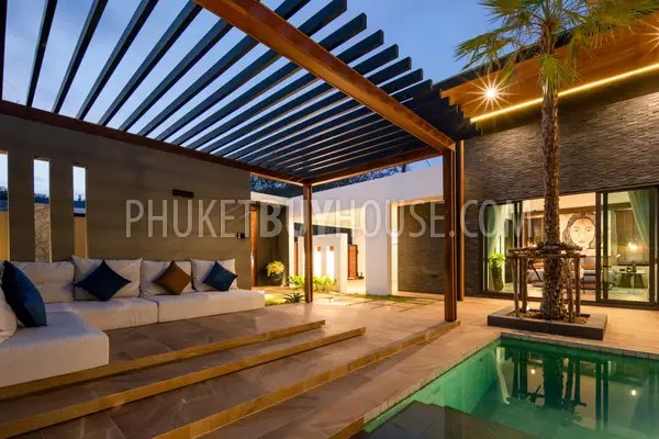 RAW7198: Tropical Four Bedroom Villa in Rawai. Photo #14
