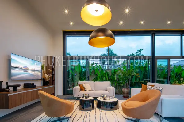RAW7198: Tropical Four Bedroom Villa in Rawai. Photo #21