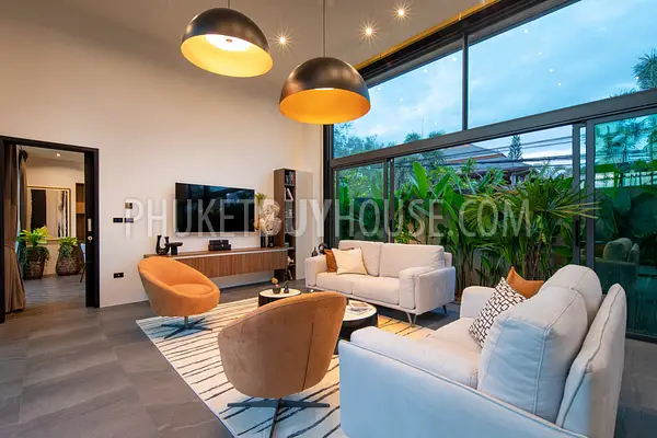 RAW7198: Tropical Four Bedroom Villa in Rawai. Photo #13
