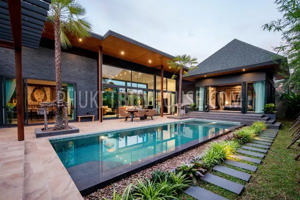 RAW7198: Tropical Four Bedroom Villa in Rawai. Photo #34