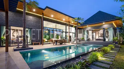 RAW7198: Tropical Four Bedroom Villa in Rawai. Photo #26