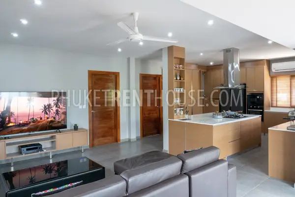 RAW22826: 4-Bedroom Smart Villa for Rent in Rawai, Phuket. Photo #41