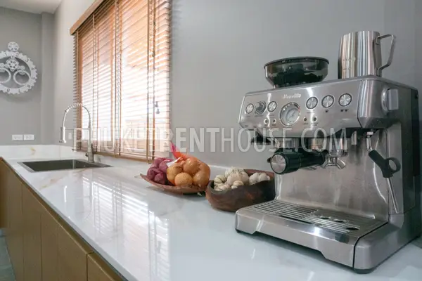 RAW22826: 4-Bedroom Smart Villa for Rent in Rawai, Phuket. Photo #42