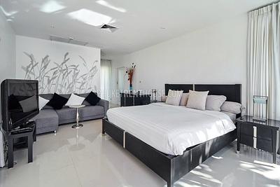 KAT9117: Amazing modern 5-6 Bedroom Pool Villa with Sea View in Kata. Photo #29
