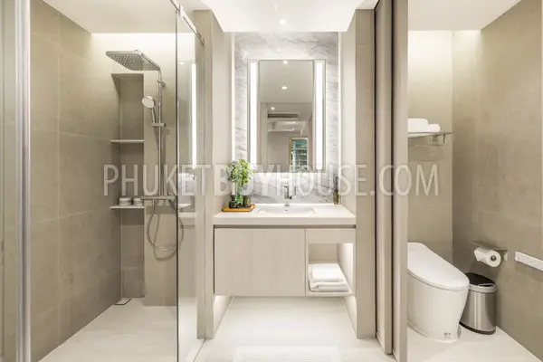 LAG22852: 121 Sq.m Two-Bedroom Apartment Steps from Bang Tao Beach with Private Terrace. Fotoğraf #20