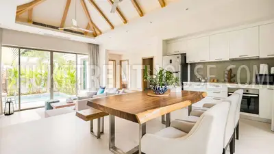 CHE22863: Modern 3-Bedroom Villa in Cherngtalay, Phuket. Fotoğraf #2