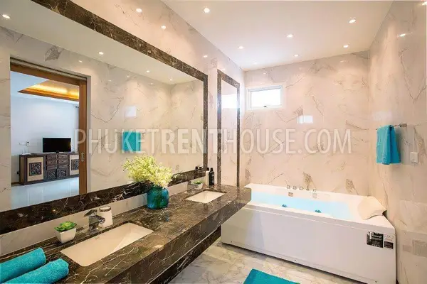 RAW21598: Bali Style Villa with 5 bedrooms in Rawai. Photo #15
