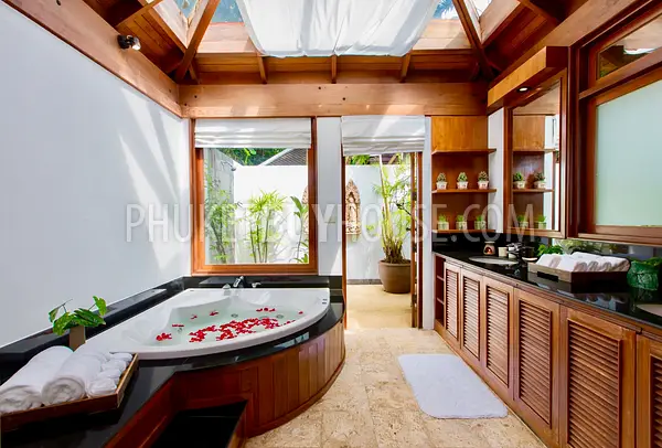 SUR22891: Sea View 5-bedroom Thai Villa with 12m Pool on Surin Hill. Fotoğraf #42