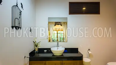LAG22897: Spacious 3-Bedroom Lake Area Townhouse with Large Pool, Garden, and Private Parking. 照片 #31