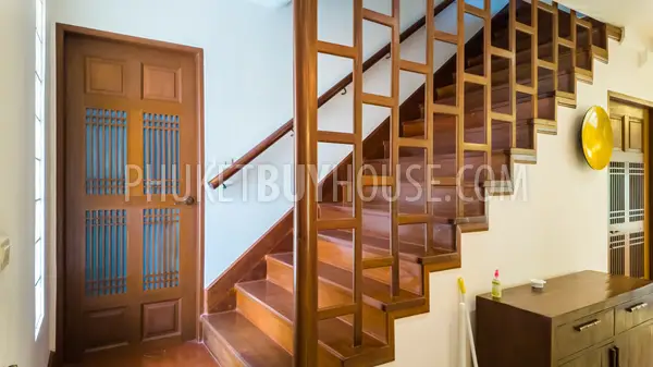 LAG22897: Spacious 3-Bedroom Lake Area Townhouse with Large Pool, Garden, and Private Parking. Photo #15