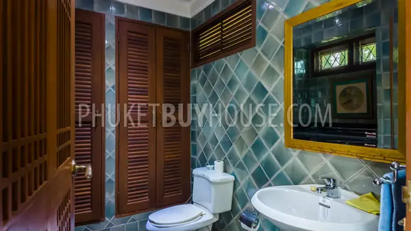 LAG22897: Spacious 3-Bedroom Lake Area Townhouse with Large Pool, Garden, and Private Parking. Photo #33