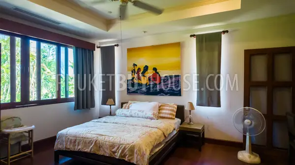 LAG22897: Spacious 3-Bedroom Lake Area Townhouse with Large Pool, Garden, and Private Parking. Photo #37