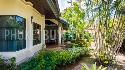 LAG22897: Spacious 3-Bedroom Lake Area Townhouse with Large Pool, Garden, and Private Parking. 照片 #42