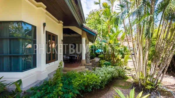 LAG22897: Spacious 3-Bedroom Lake Area Townhouse with Large Pool, Garden, and Private Parking. Photo #42
