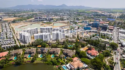LAG22897: Spacious 3-Bedroom Lake Area Townhouse with Large Pool, Garden, and Private Parking. 照片 #48